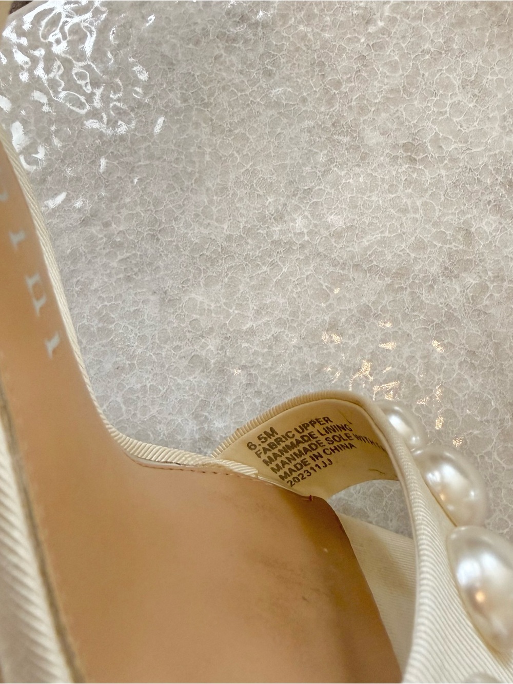 Gianni Bini Ivory Pearl-Embellished Wedge Size 6.5 - Picture 6 of 7